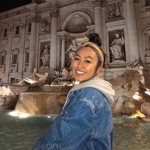 Meet your Posher, Desiree